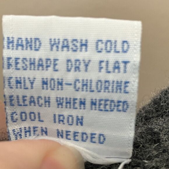 Sweater Vest Men’s XL Lambs Wool Gray With Stripes Y2K - Picture 4 of 5